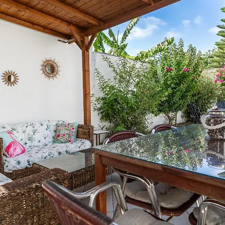 Holiday home 3 Bedroom Gorgeous In Chiclana De La Fronter *