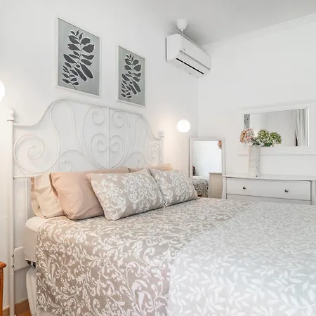 3 Bedroom Gorgeous In Chiclana De La Fronter Holiday home Chiclana de la Frontera